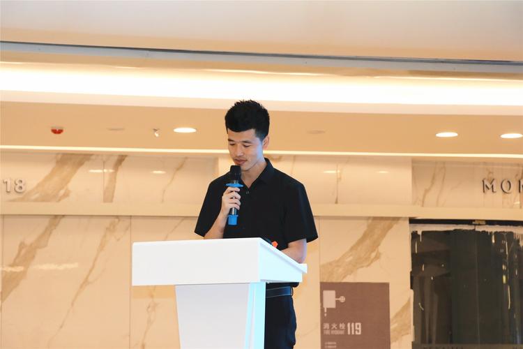 营运部王涛部长发言,强调了要提高售后接待服务礼仪,客诉解决能力,更